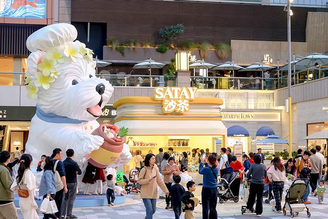 厦门万象城首店模式吸引了众多周边的消费者。受访者供图